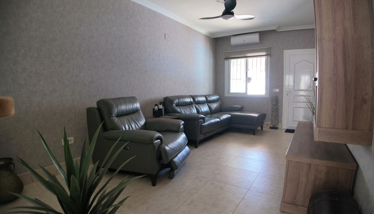townhouse en villamartin · costa-blanca 240000€