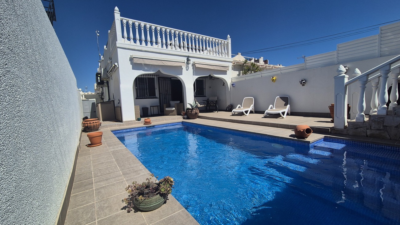 House in San Miguel de Salinas - Image 2