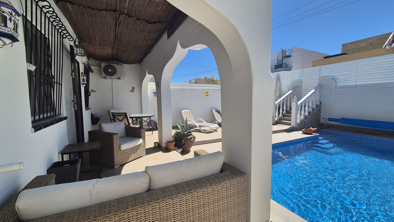 House in San Miguel de Salinas - Image 4
