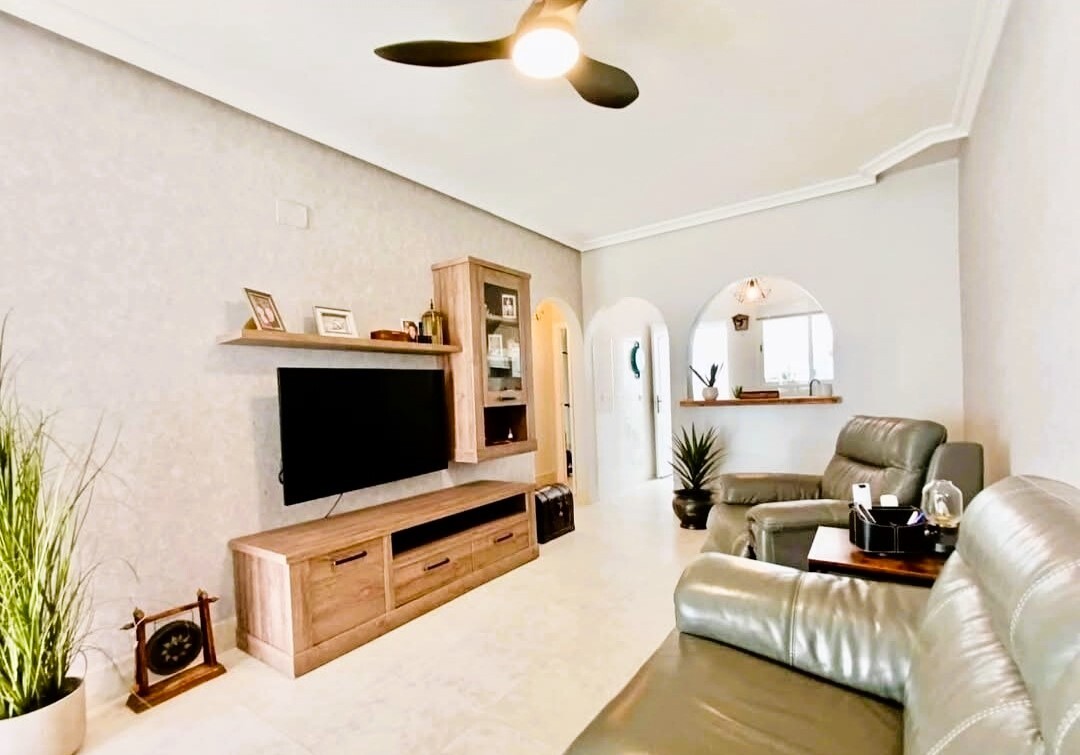 Property Image 3 Property Image 3