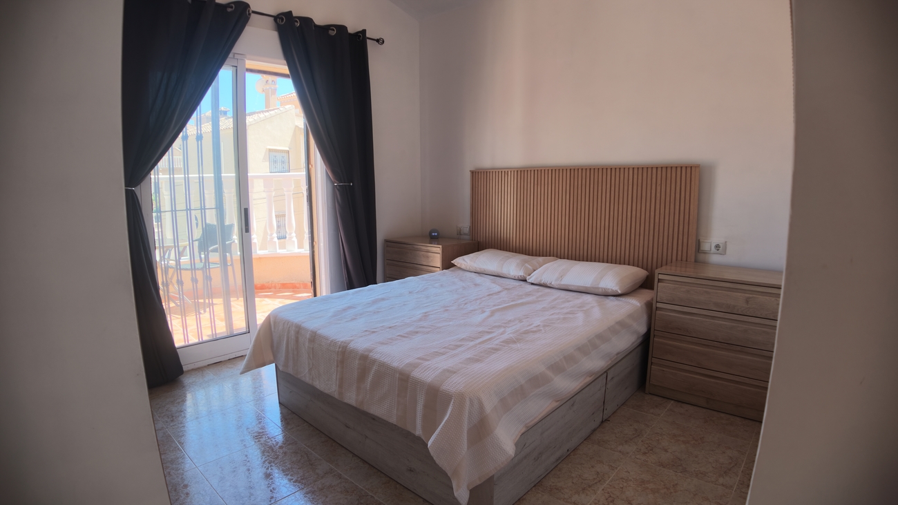 Vrijstaande villa te koop in Villamartin, Villamartin