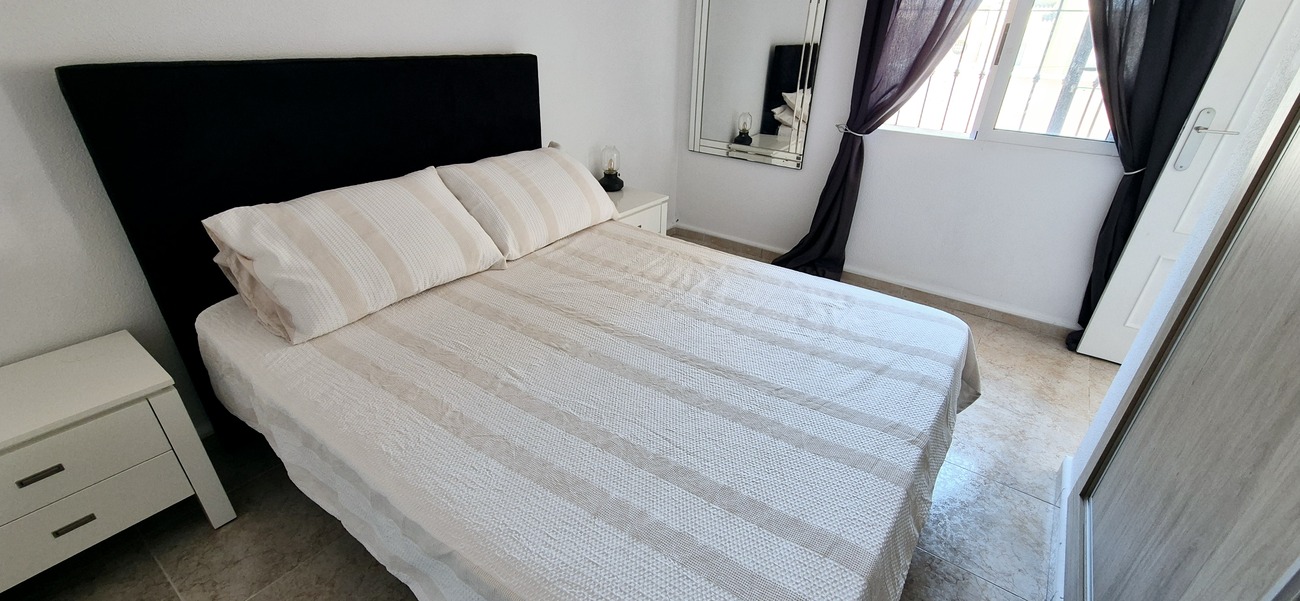 Vrijstaande villa te koop in Villamartin, Villamartin