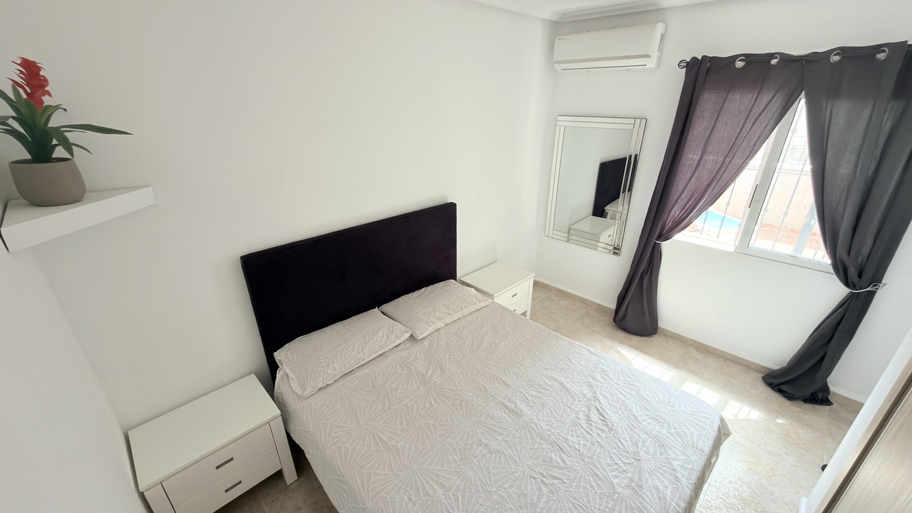 Vrijstaande villa te koop in Orihuela Costa