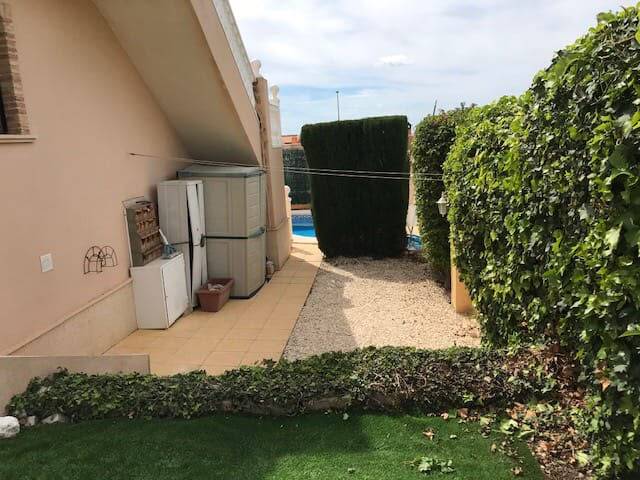 Vrijstaande villa te koop in Fortuna
