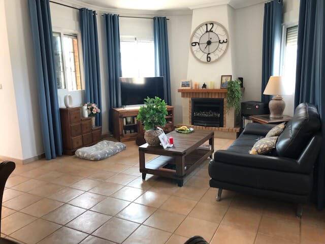Vrijstaande villa te koop in Fortuna
