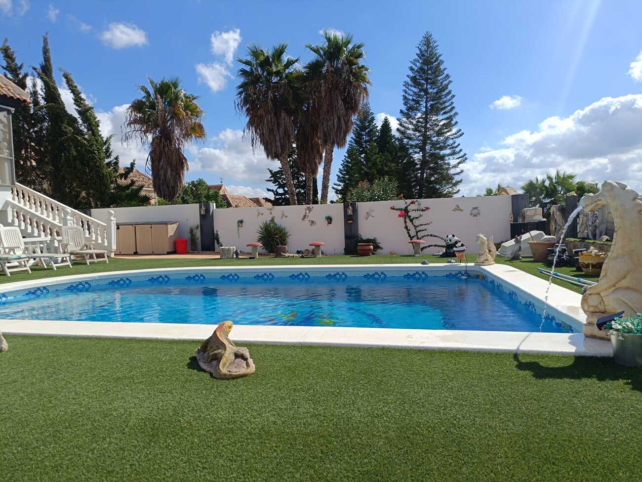 Vrijstaande villa te koop in Fortuna