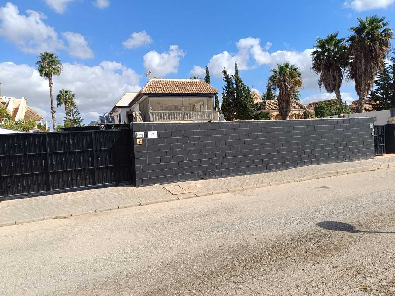 Vrijstaande villa te koop in Fortuna