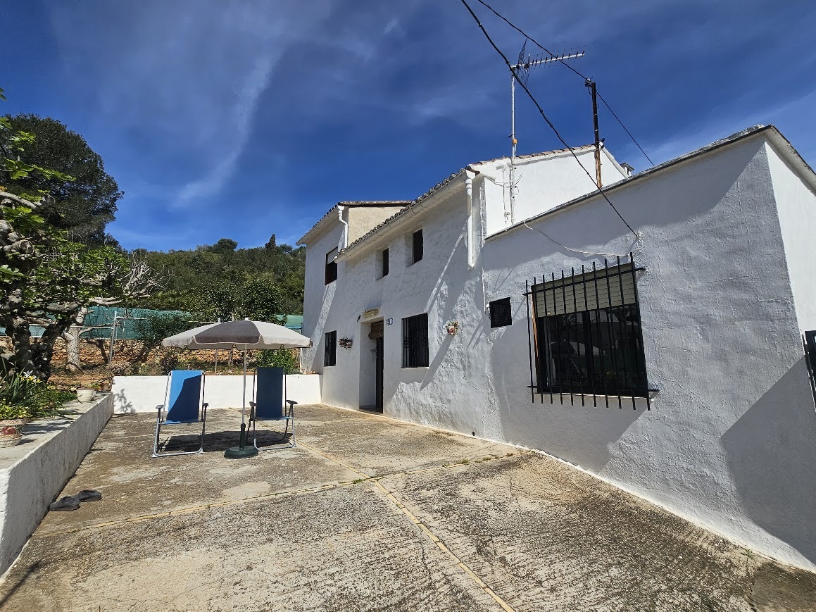 5 Bedroom Property for Sale in Xativa