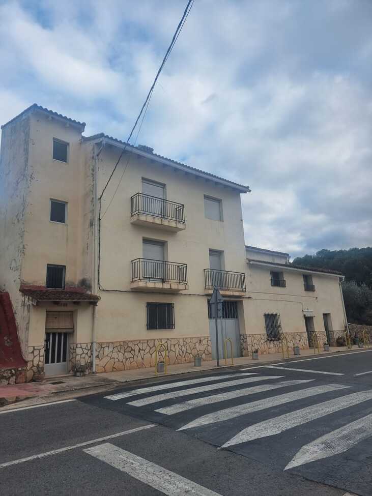5 Bedroom Townhouse for Sale in Navarres