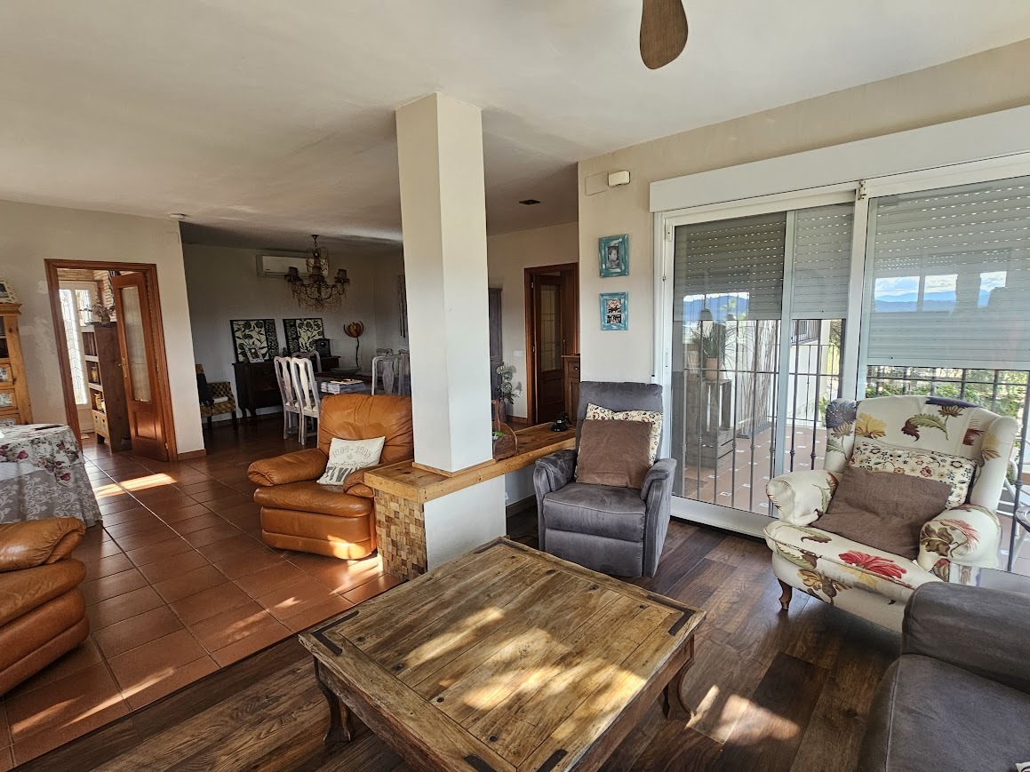 4 Bedroom Villa for Sale in Alberic