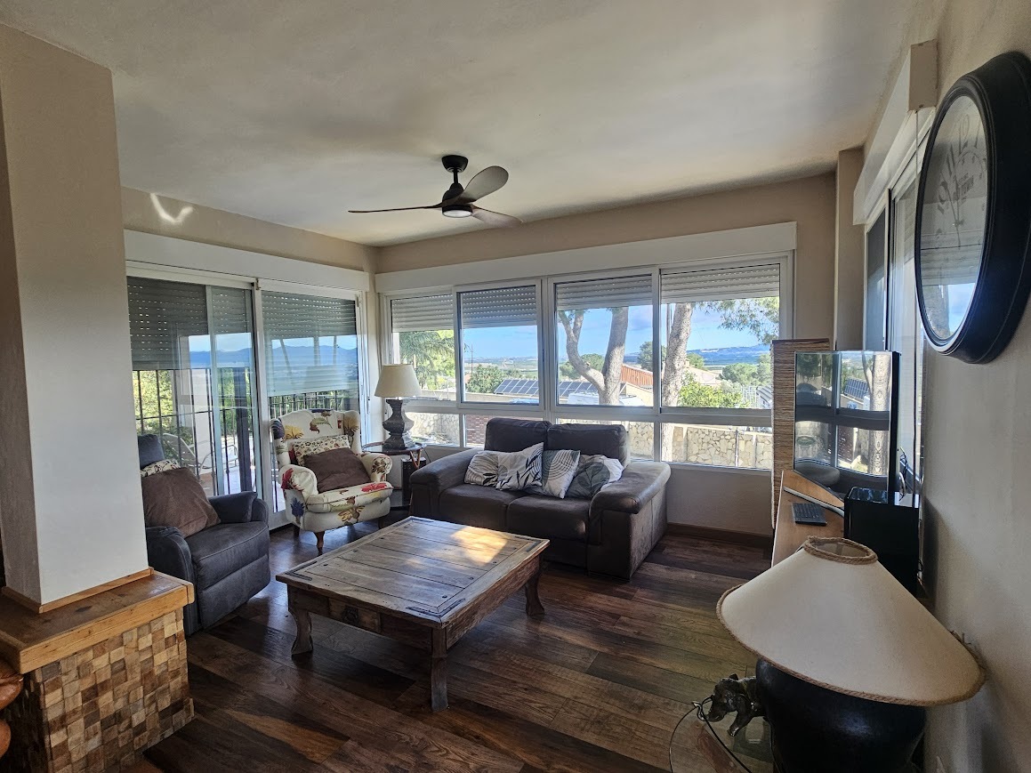 4 Bedroom Villa for Sale in Alberic