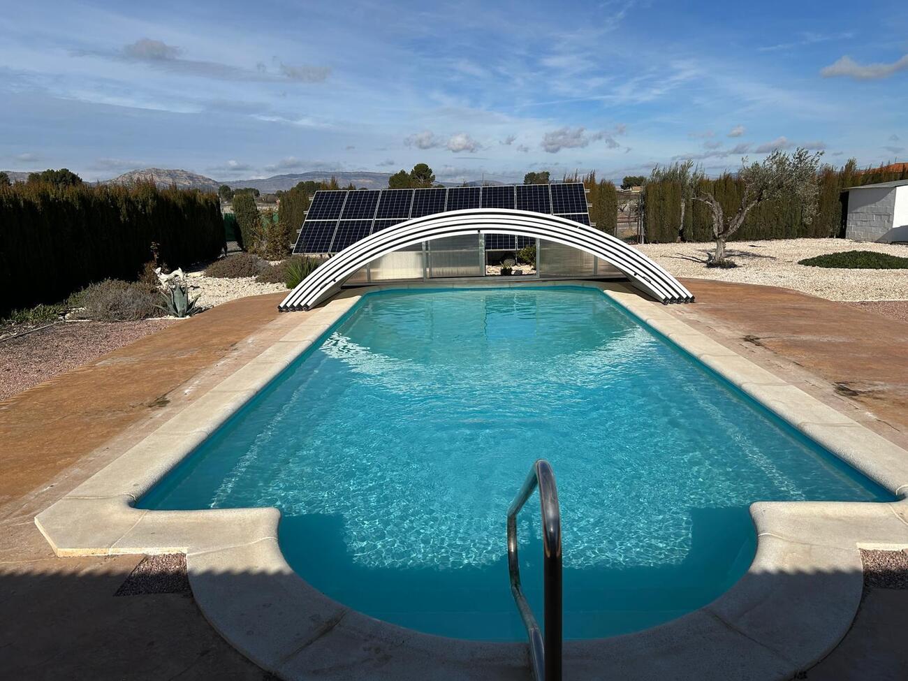 5 Bedroom Property for Sale in Villena