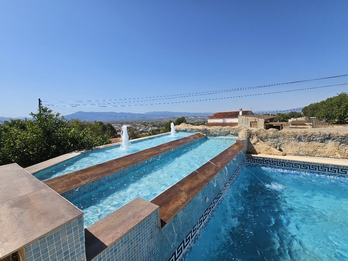10 Bedroom Villa for Sale in Beniganim