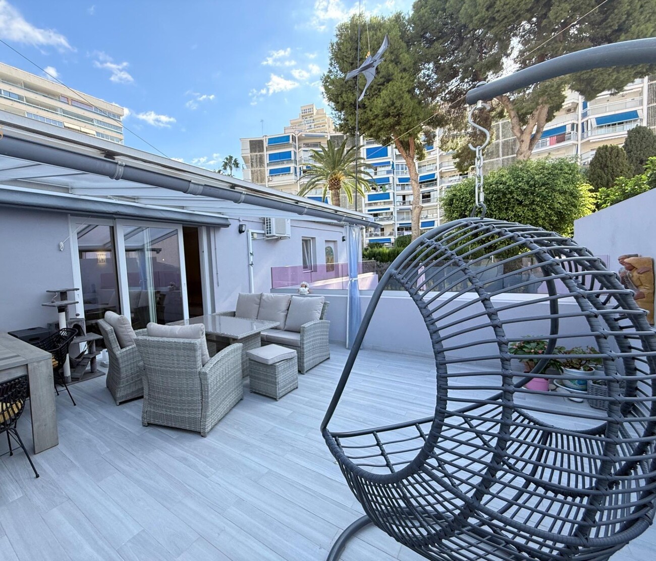 6 Bedroom Villa for Sale in Benidorm