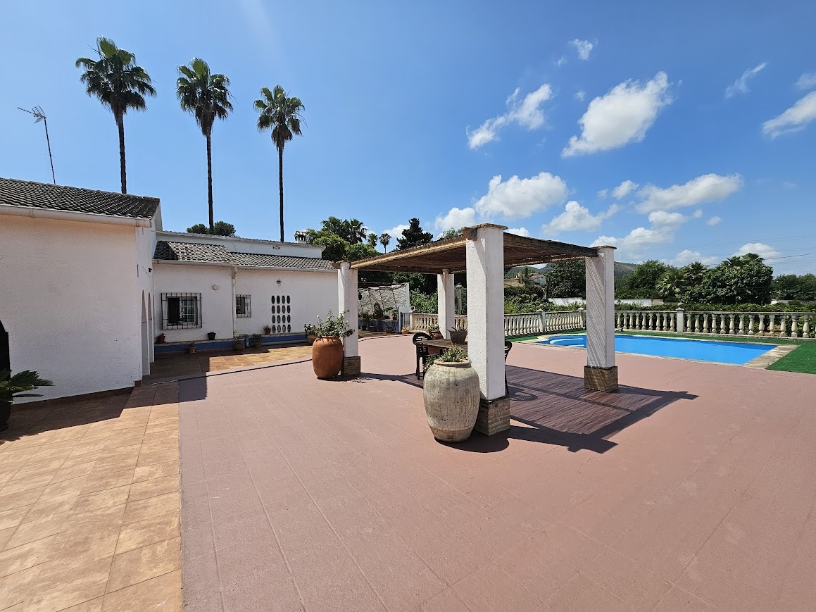 8 Bedroom Property for Sale in Canals