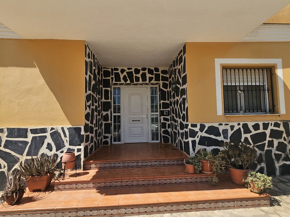 5 Bedroom Villa for Sale in Enguera