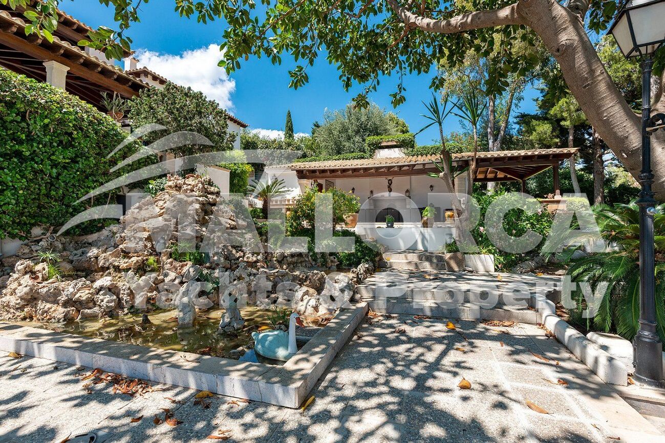 11 Bedroom Villa for Sale in Genova