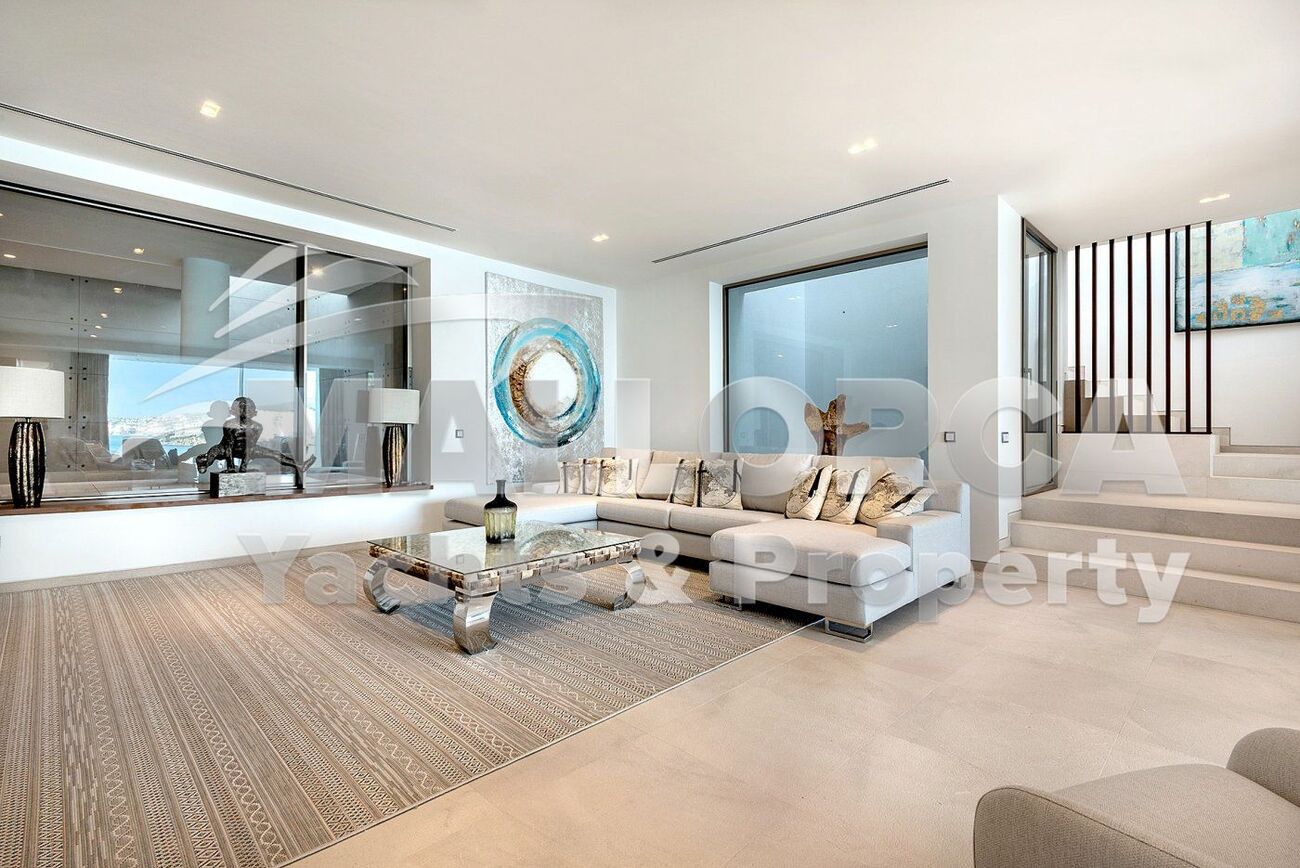 5 Bedroom Villa for Sale in Cala Vinyes