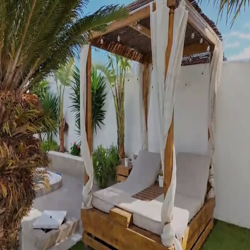 5 Bedroom Villa for Sale in Torrevieja - El Hondo