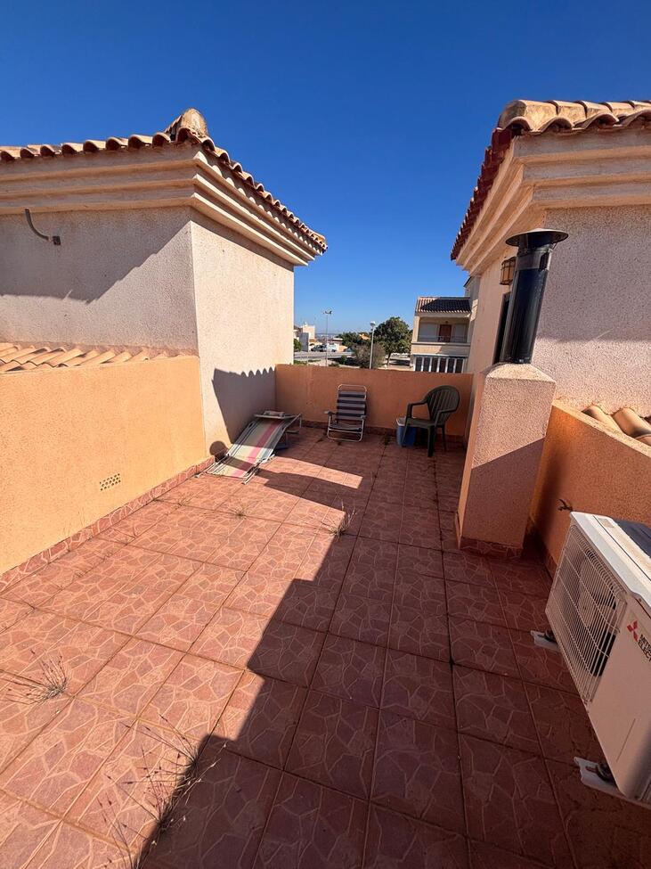 Town House in Los Altos – YC797294