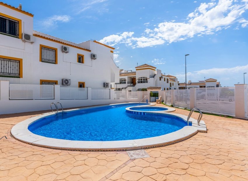 type-not-available(apartment-penthouse) en vistabella-golf-entre-naranjos · costa-blanca 142550€