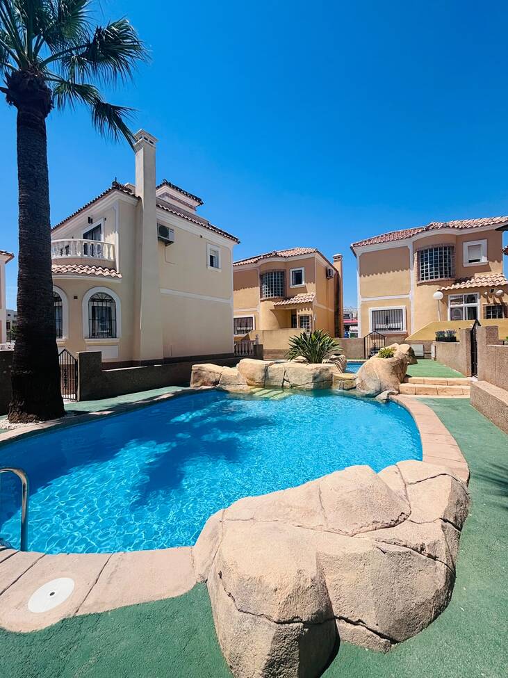 villas en orihuela-costa · villamartin 250000€