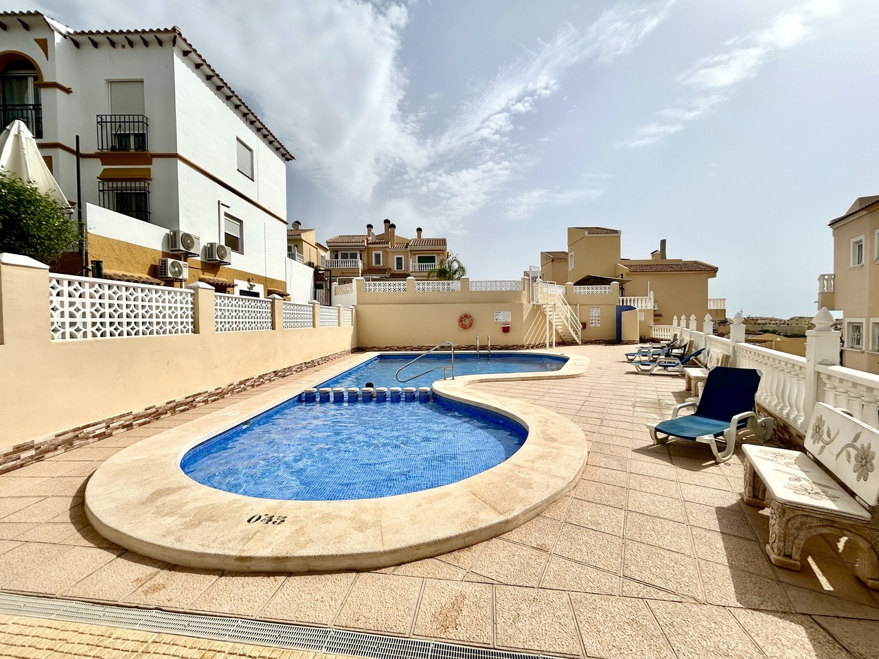 villas en villamartin · blue-lagoon 220000€