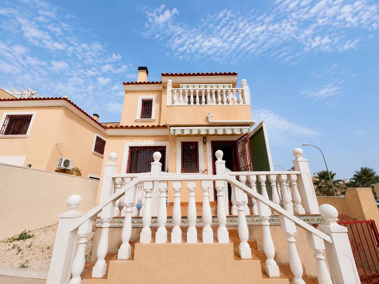 villas en villamartin · blue-lagoon 220000€