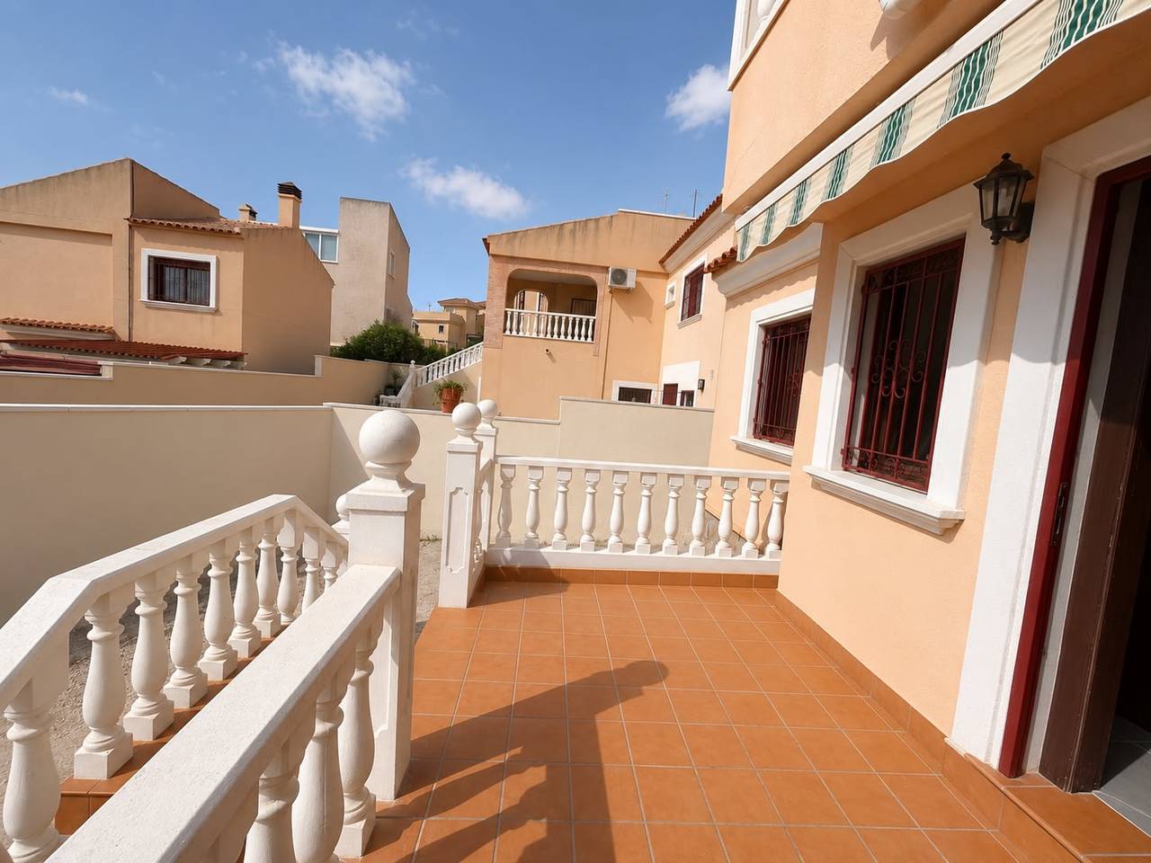 villas en villamartin · blue-lagoon 220000€