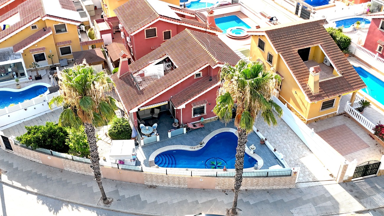Villa in El Raso – Guardamar – YC613178
